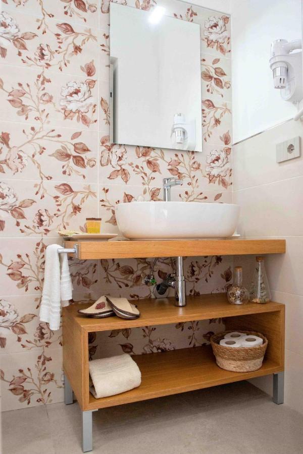 Ospritthouse Apartment อาเจโรลา ภายนอก รูปภาพ